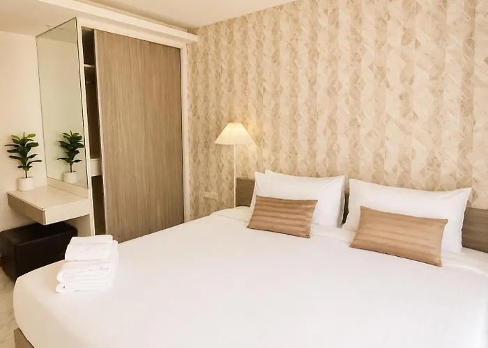 Cosy 1 Bedroom With Rooftop Pool 300 M To Bts Nana Sukhumvit Appartamento *
