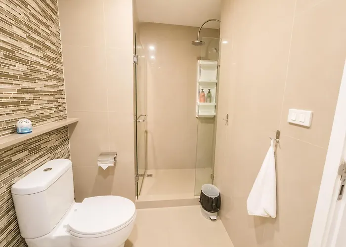 Cosy 1 Bedroom With Rooftop Pool 300 M To Bts Nana Sukhumvit